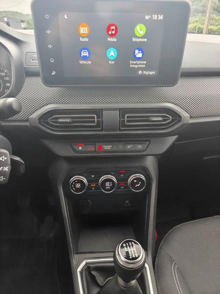 Dacia Sandero 1.0 TCe Comfort — zdjęcie 21