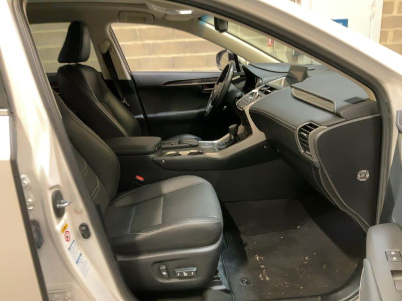 Lexus NX-Serie NX 300h E-Four Executive — zdjęcie 11