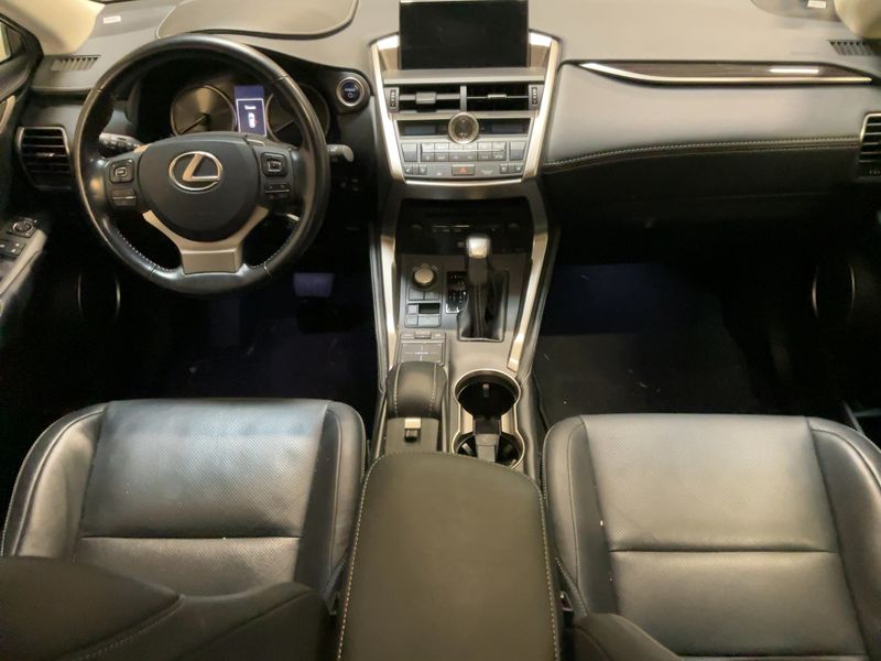 Lexus NX-Serie NX 300h E-Four Executive — zdjęcie 12
