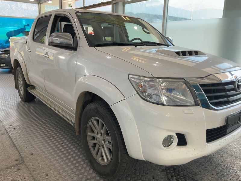 Toyota Hilux 3.0 Turbodiesel Double Cab Life 4x4 — zdjęcie 8