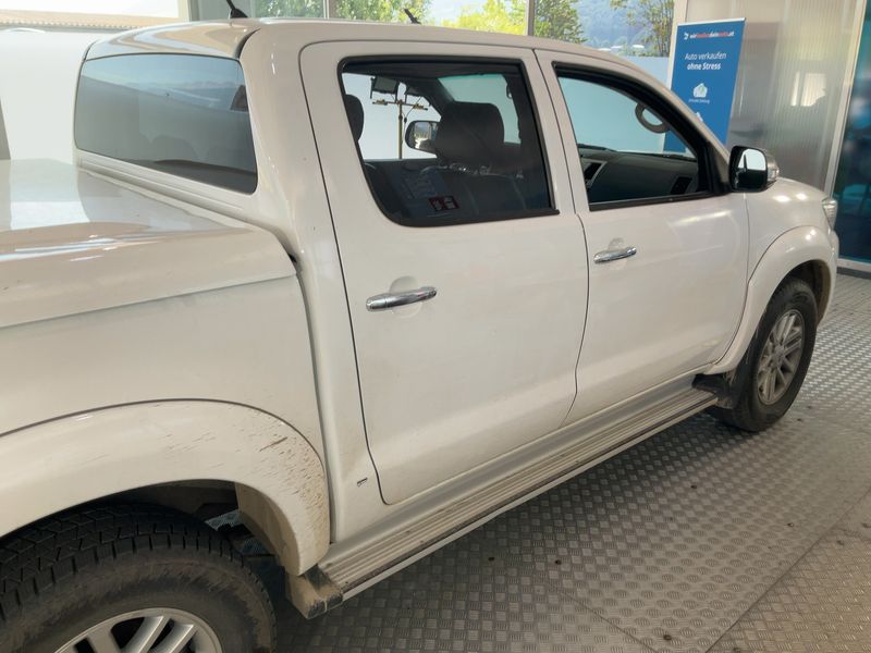 Toyota Hilux 3.0 Turbodiesel Double Cab Life 4x4 — zdjęcie 7