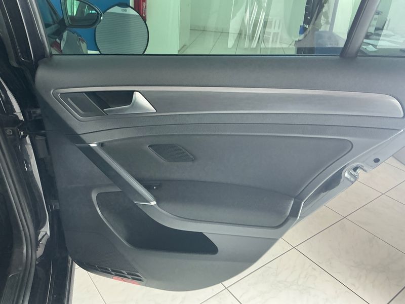 Volkswagen Golf VII 1.6 TDI Comfortline BlueMotion Tech 2017 – снимка 39