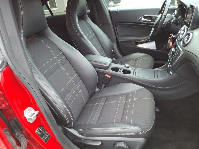 Mercedes-Benz CLA-Klasse CLA 220 d Urban — zdjęcie 10