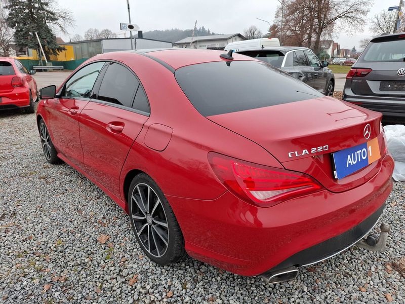 Mercedes-Benz CLA-Klasse CLA 220 d Urban — zdjęcie 3