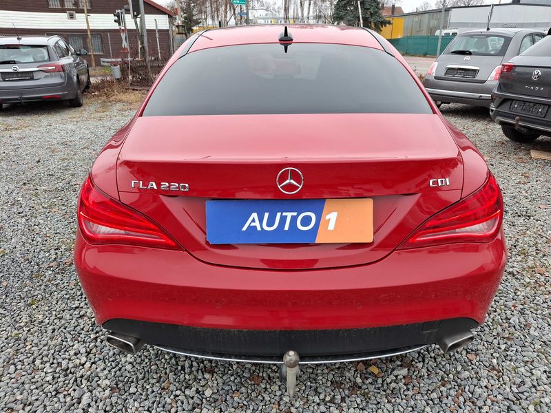 Mercedes-Benz CLA-Klasse CLA 220 d Urban — zdjęcie 4