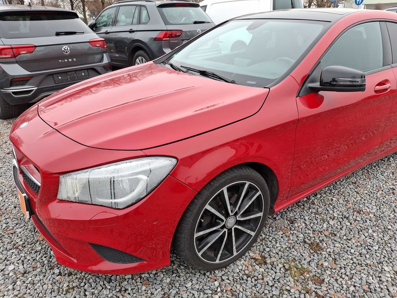 Mercedes-Benz CLA-Klasse CLA 220 d Urban — zdjęcie 2
