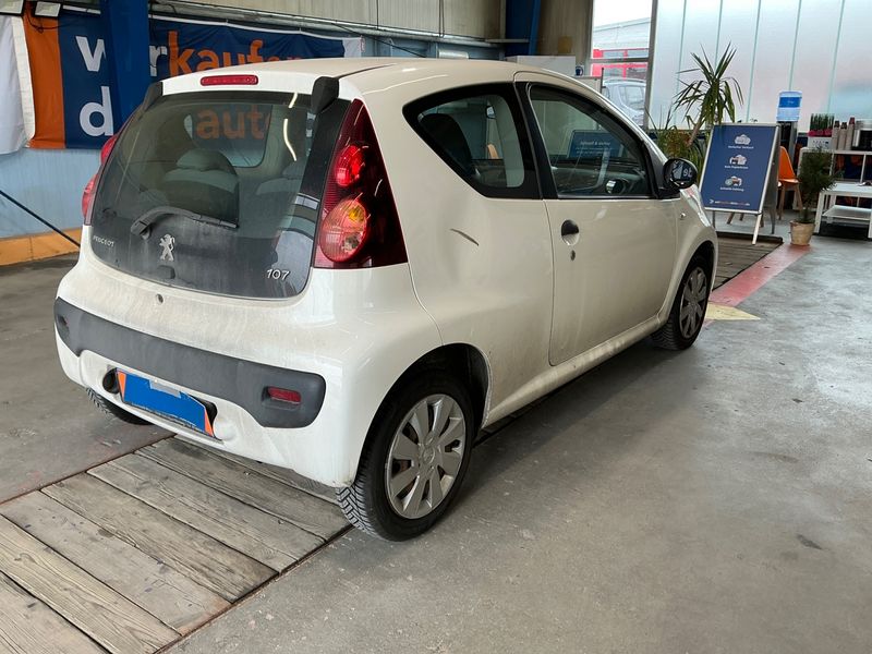 Peugeot 107 1.0 Access — zdjęcie 2