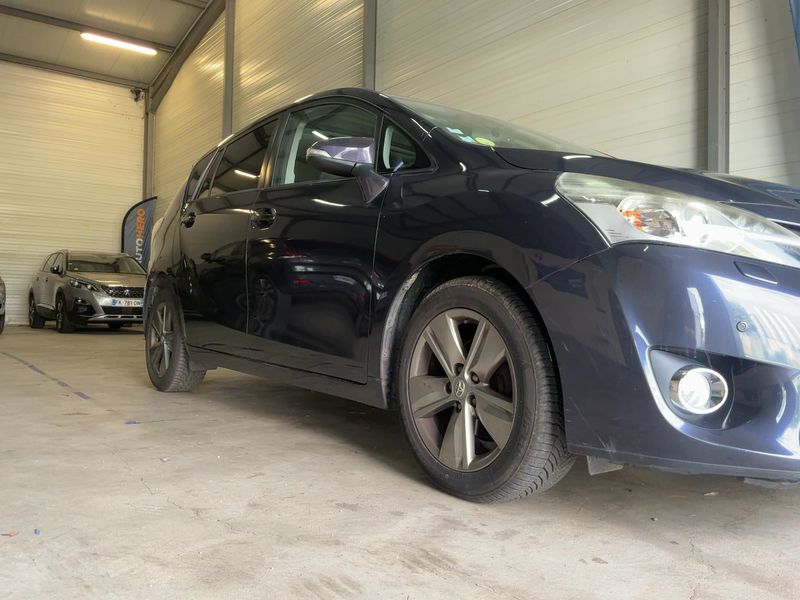 Toyota Verso 1.6 D-4D Executive — zdjęcie 8