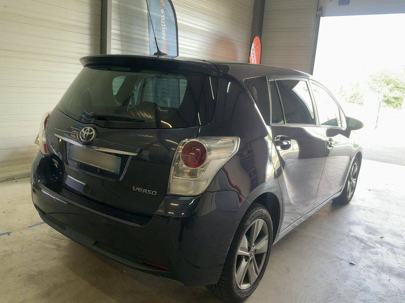 Toyota Verso 1.6 D-4D Executive — zdjęcie 6