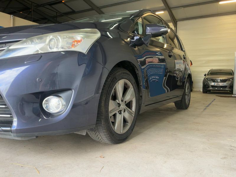 Toyota Verso 1.6 D-4D Executive — zdjęcie 2