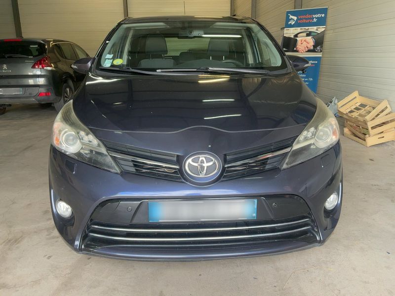Toyota Verso 1.6 D-4D Executive — zdjęcie 9