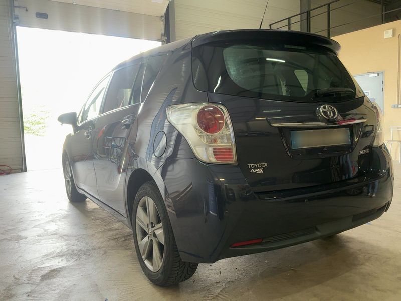 Toyota Verso 1.6 D-4D Executive — zdjęcie 3