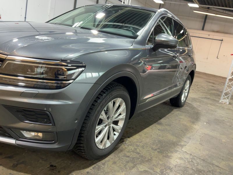 Volkswagen Tiguan 2.0 TDI Highline 4Motion BlueMotion Tech — zdjęcie 2