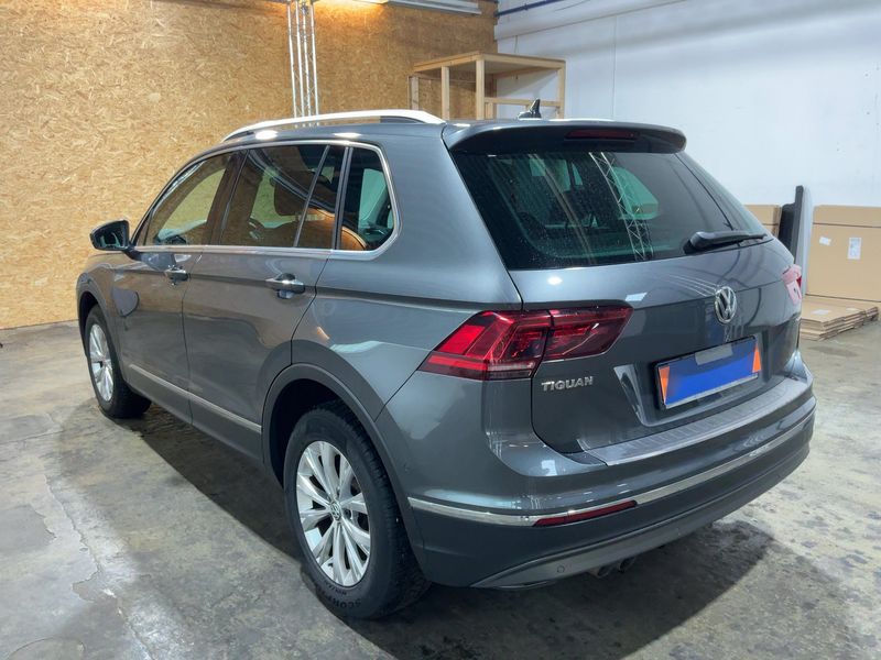 Volkswagen Tiguan 2.0 TDI Highline 4Motion BlueMotion Tech — zdjęcie 3
