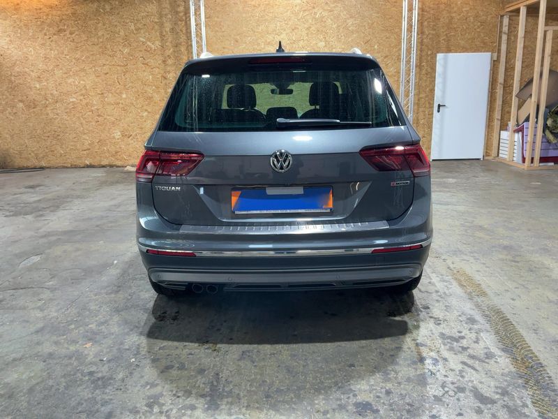 Volkswagen Tiguan 2.0 TDI Highline 4Motion BlueMotion Tech — zdjęcie 5