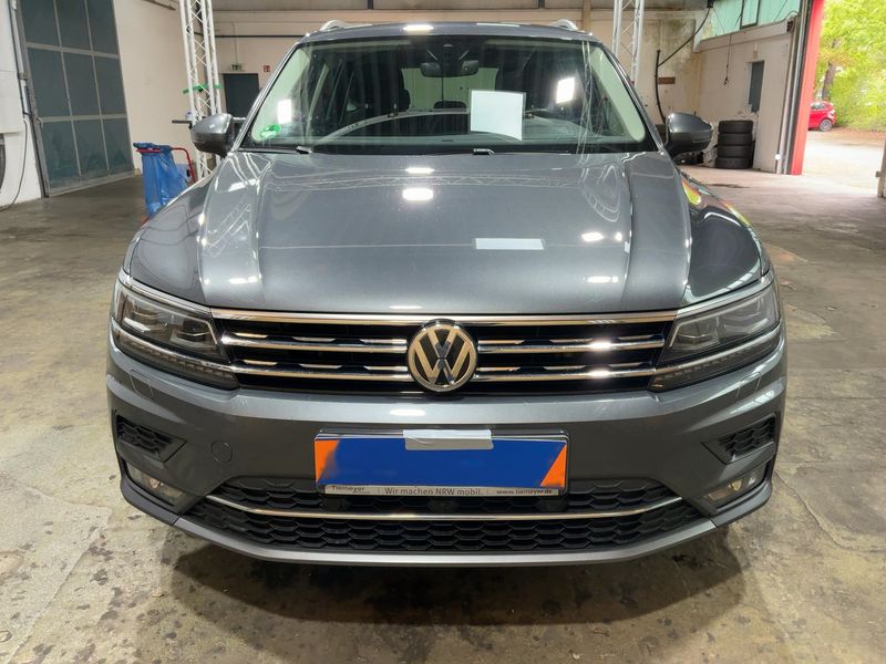 Volkswagen Tiguan 2.0 TDI Highline 4Motion BlueMotion Tech — zdjęcie 9