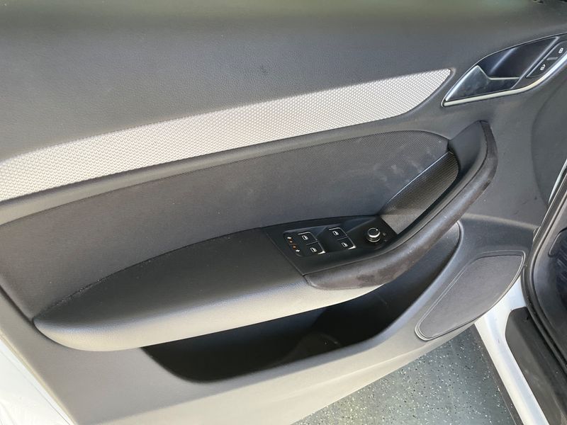 Audi Q3 2.0 TDI quattro 2013 – снимка 32