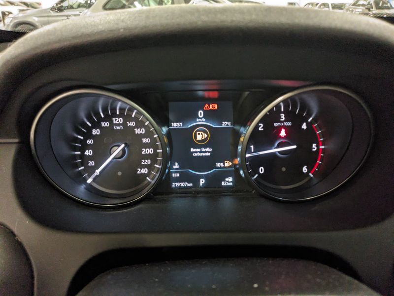 Land Rover Discovery Sport 2.0 Td4 Pure — zdjęcie 12