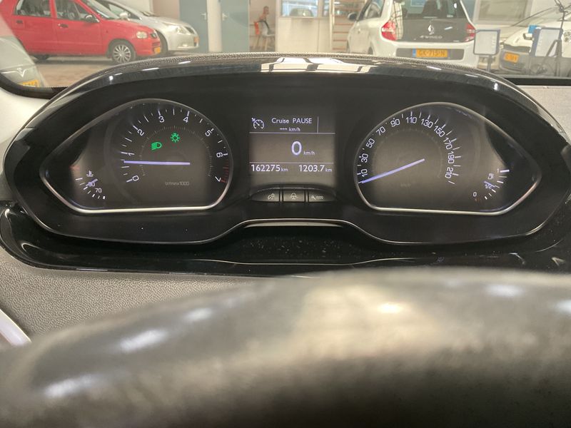 Peugeot 208 1.6 Allure — zdjęcie 4