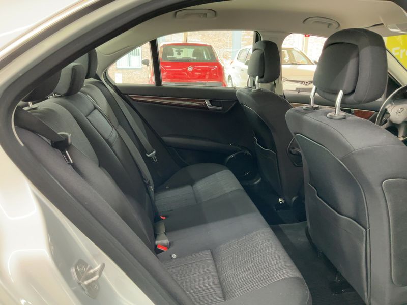 Mercedes-Benz C-Klasse C 300 Elegance 2010 – снимка 19