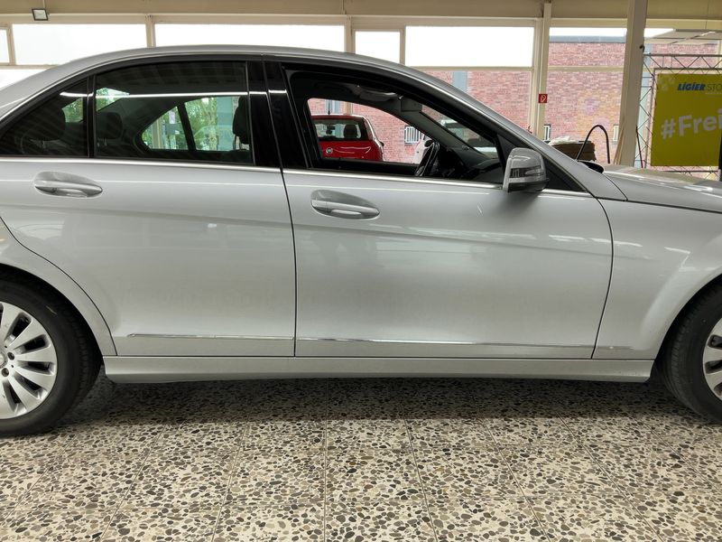 Mercedes-Benz C-Klasse C 300 Elegance 2010 – снимка 10