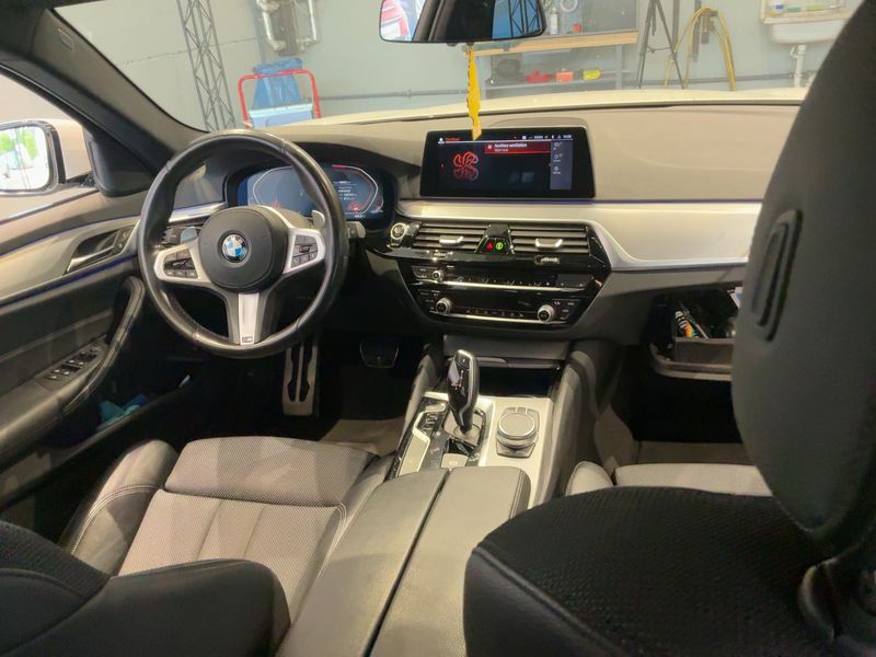BMW 5er 520d M Sport — zdjęcie 12