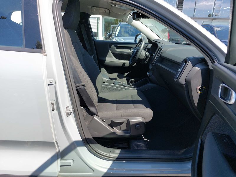 Volvo XC40 1.5 T2 Essential 2WD — zdjęcie 10