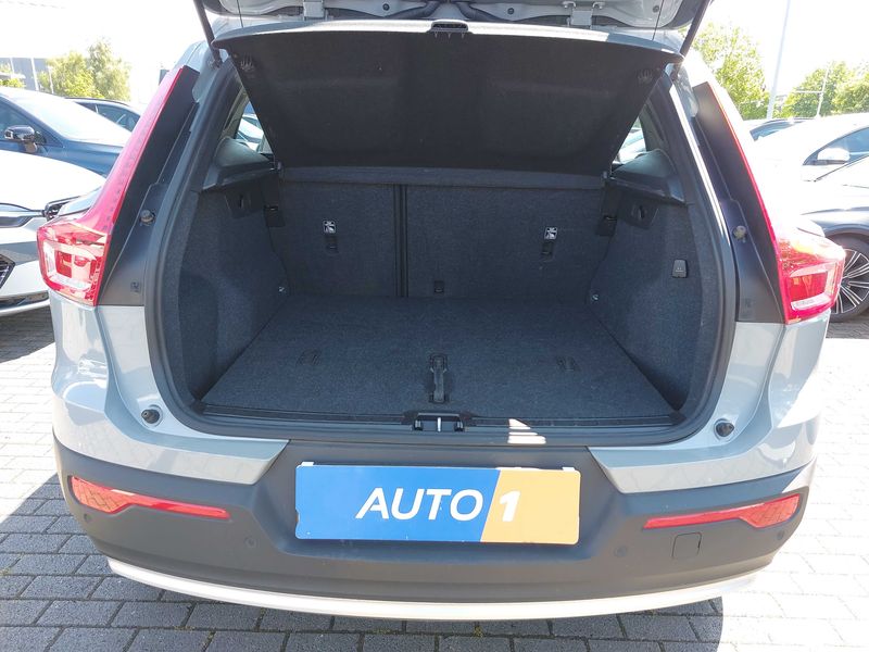 Volvo XC40 1.5 T2 Essential 2WD — zdjęcie 9