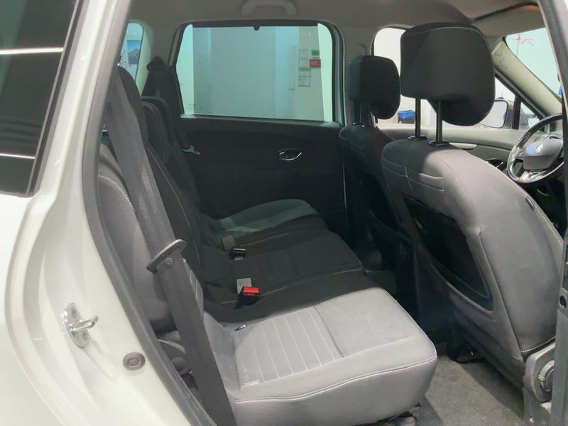 Renault Scenic 1.5 dCi Limited — zdjęcie 14