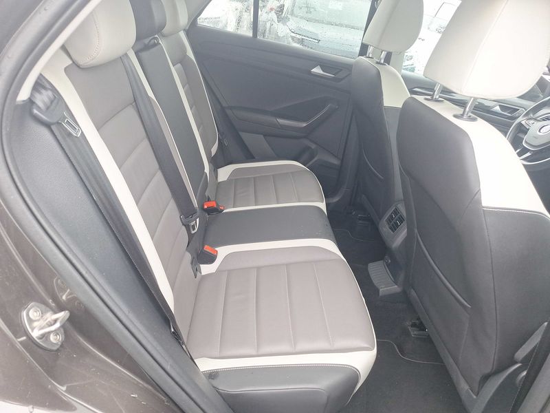 Volkswagen T-Roc 2.0 TDI R-Line — zdjęcie 14