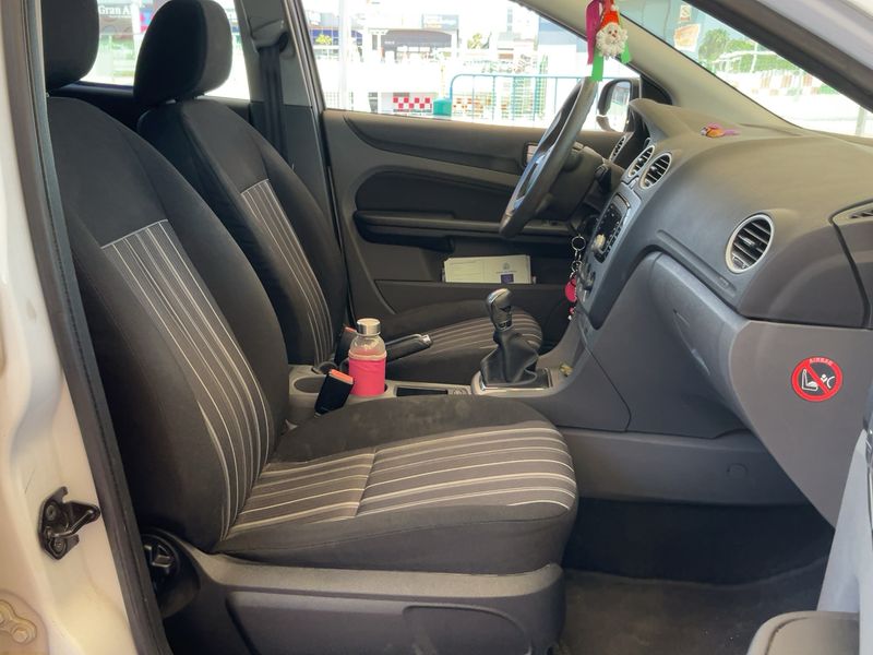 Ford Focus 1.6 TDCi Trend 2010 – снимка 16