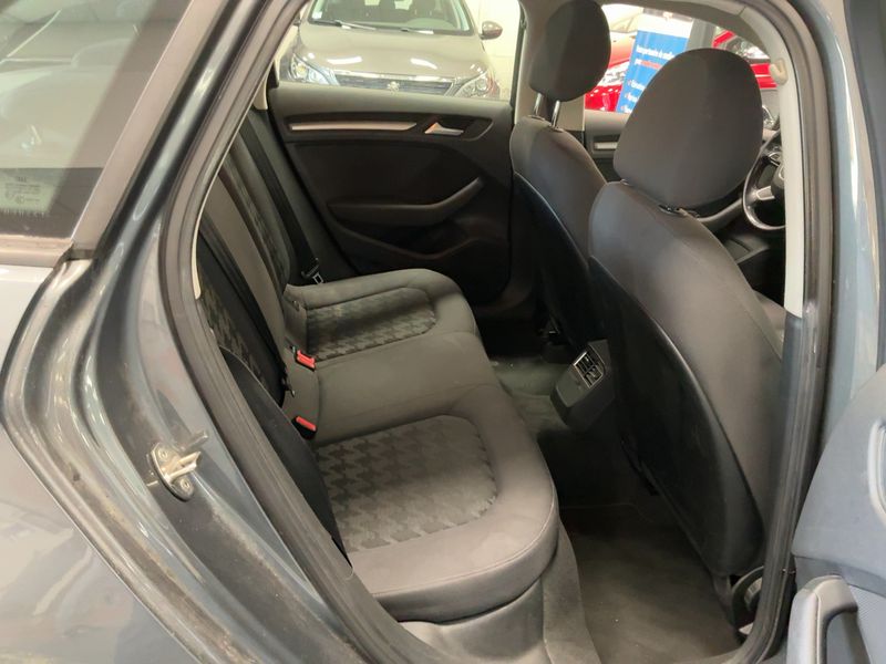 Audi A3 Sportback 2.0 TDI Business — zdjęcie 14