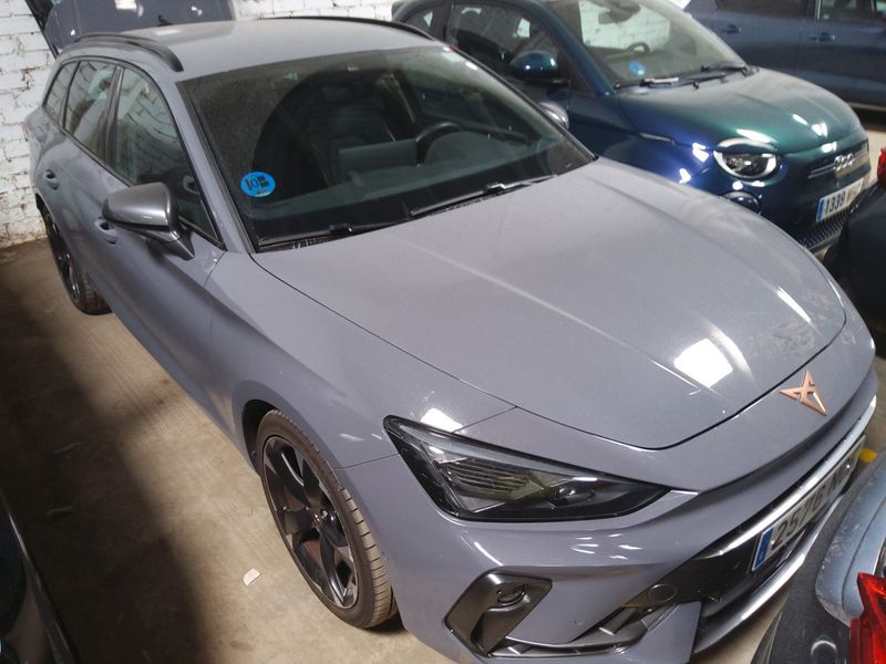 Cupra Leon 1.5 e-HYBRID — zdjęcie 2