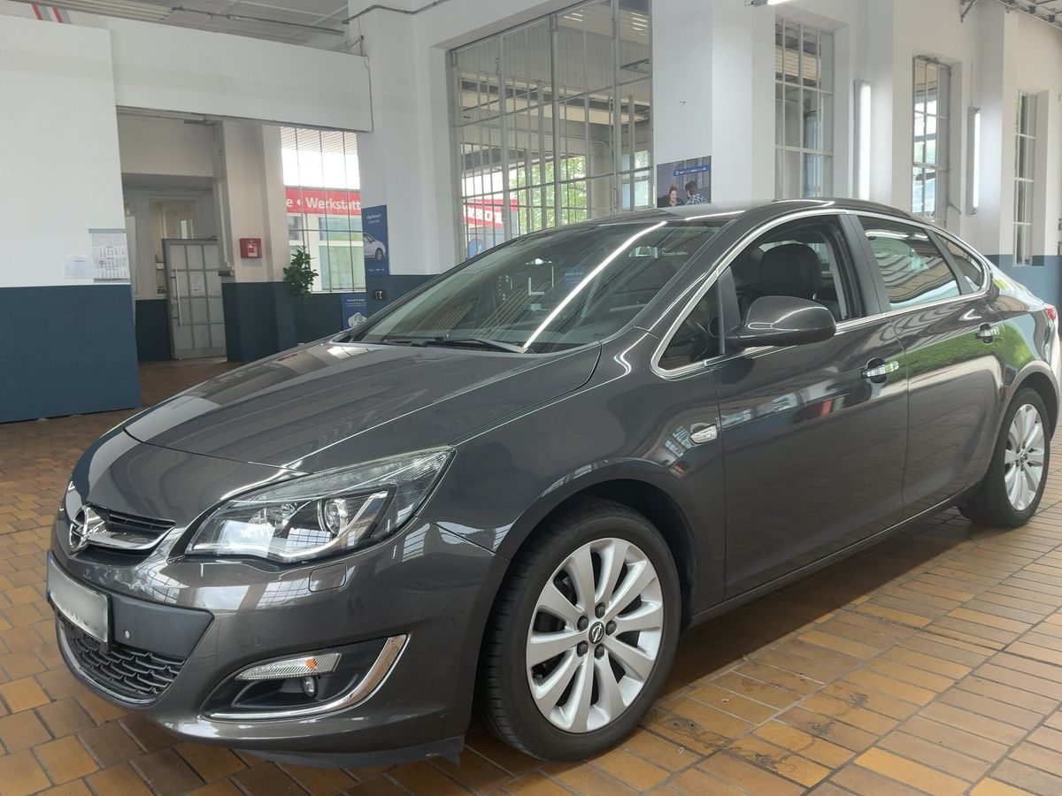 Opel Astra 2012