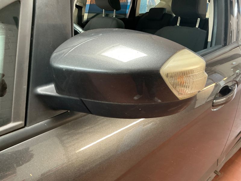 Ford C-Max 1.6 EcoBoost Business Edition 2015 – снимка 42