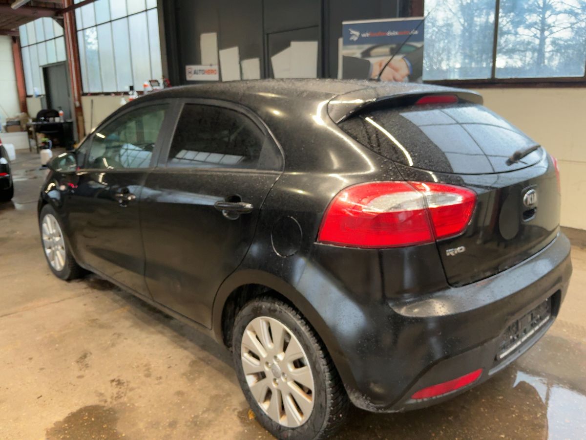 Kia Rio 2014 — photo 7
