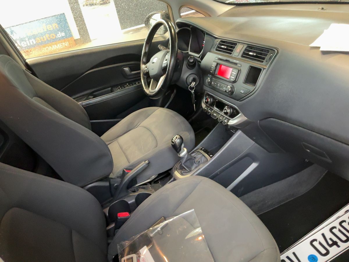 Kia Rio 2014 — photo 17
