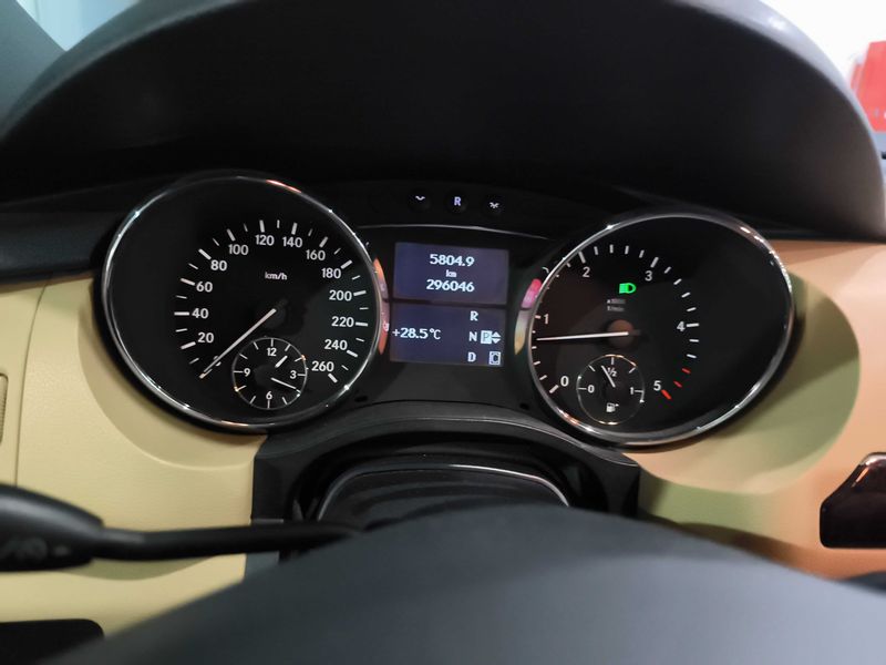 Mercedes-Benz R-Klasse R 300 CDI L Grand Edition — zdjęcie 12