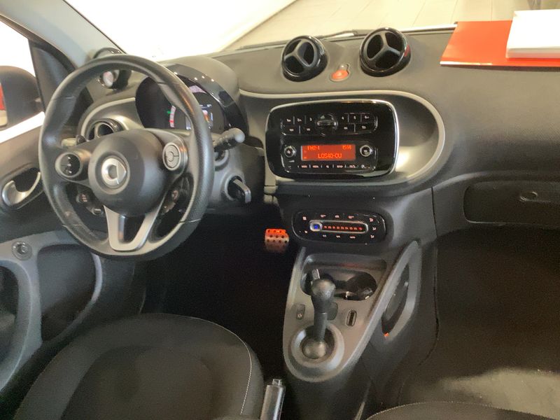 Smart fortwo 0.9 Turbo Basis passion 2019 – снимка 17