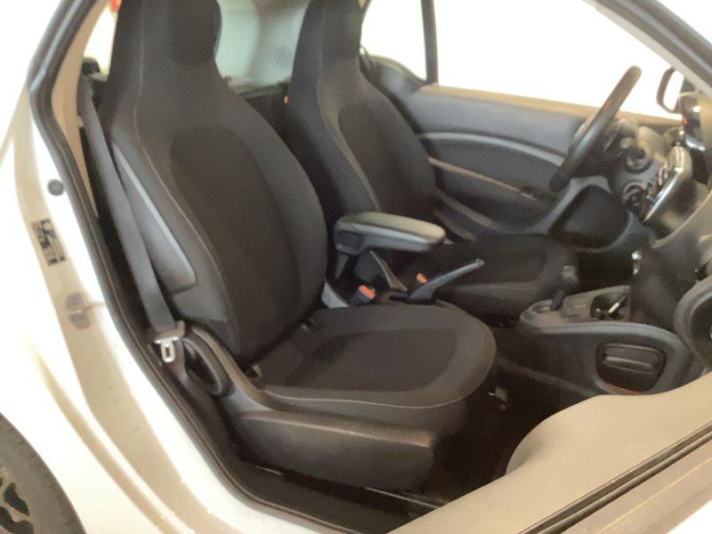 Smart fortwo 0.9 Turbo Basis passion 2019 – снимка 19