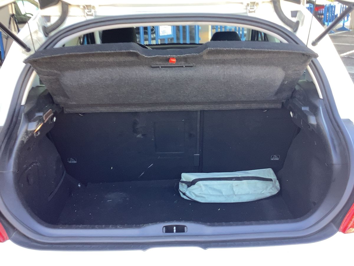Peugeot 308 2009 — photo 16