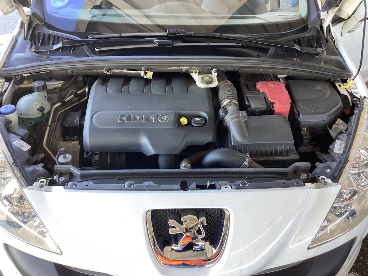 Peugeot 308 2009 — photo 25
