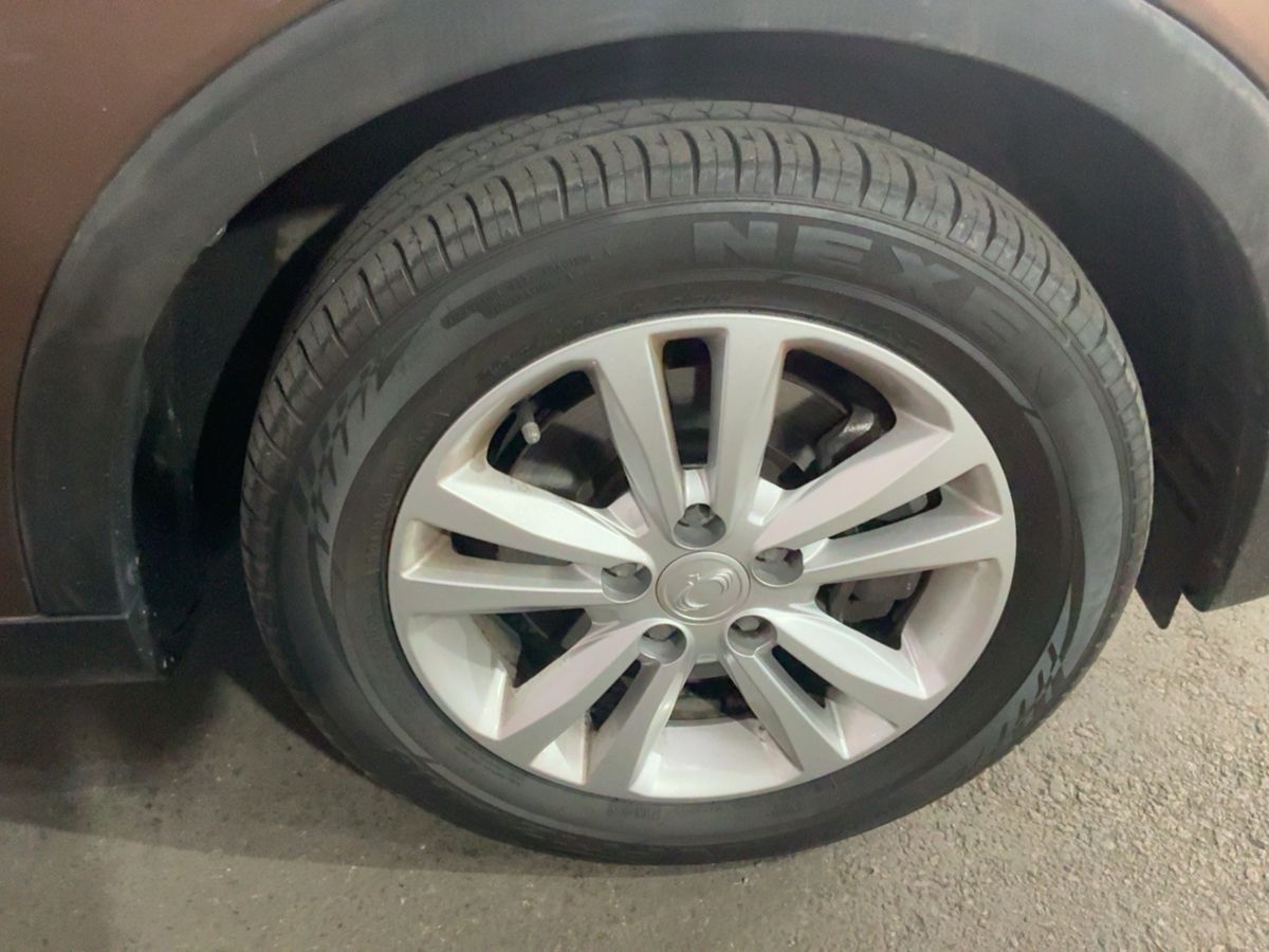 Ssangyong Tivoli 2015 — photo 12