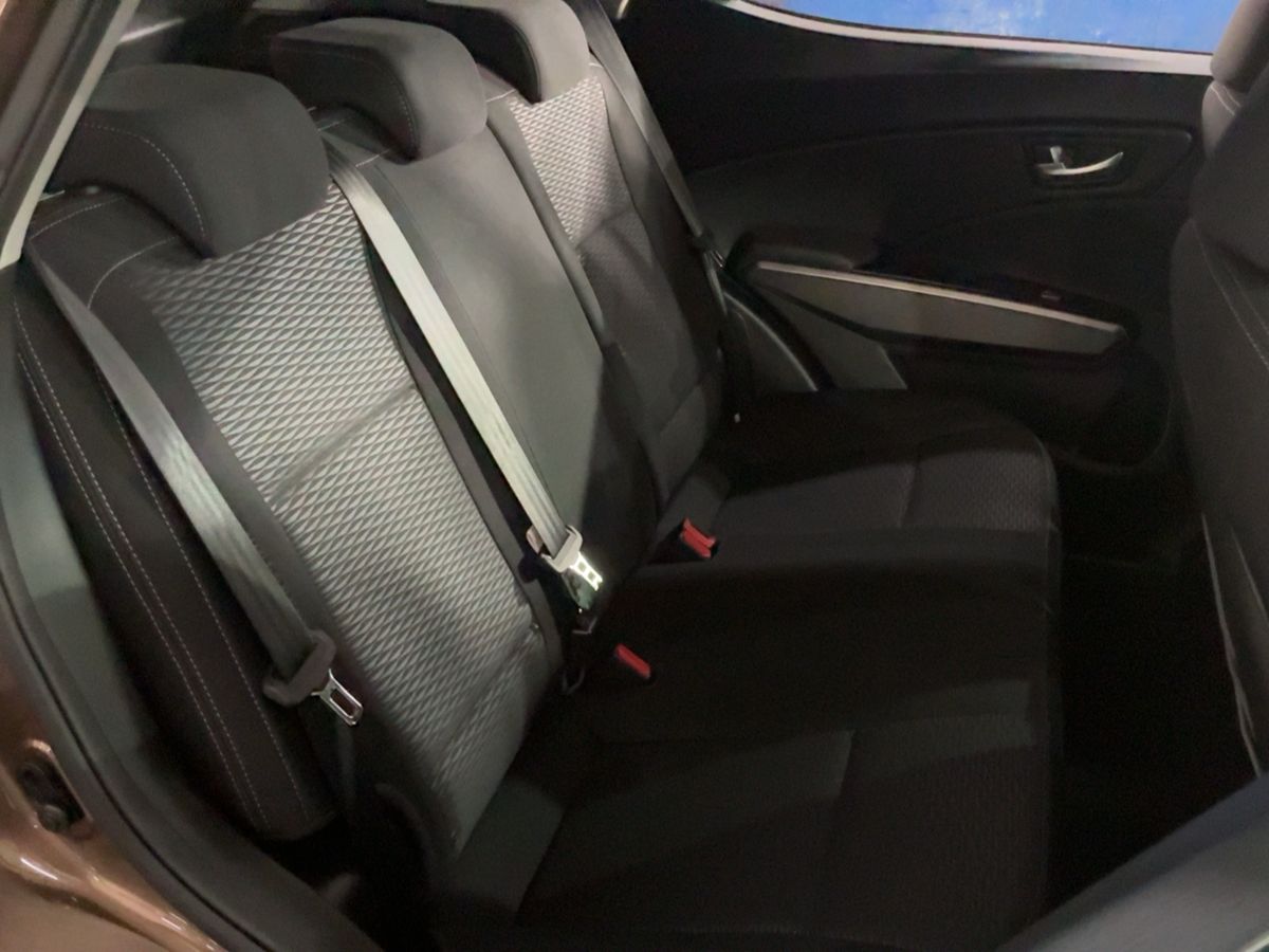 Ssangyong Tivoli 2015 — photo 20