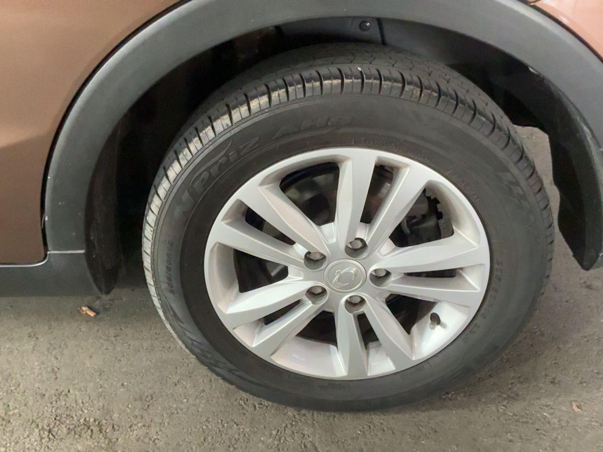 Ssangyong Tivoli 2015 — photo 6