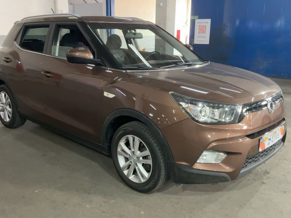 Ssangyong Tivoli 2015 — photo 13