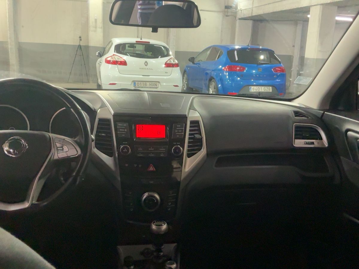 Ssangyong Tivoli 2015 — photo 18