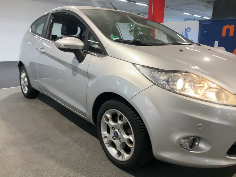 Ford Fiesta 1.4 Titanium — zdjęcie 8