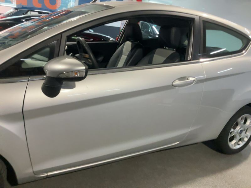 Ford Fiesta 1.4 Titanium — zdjęcie 4