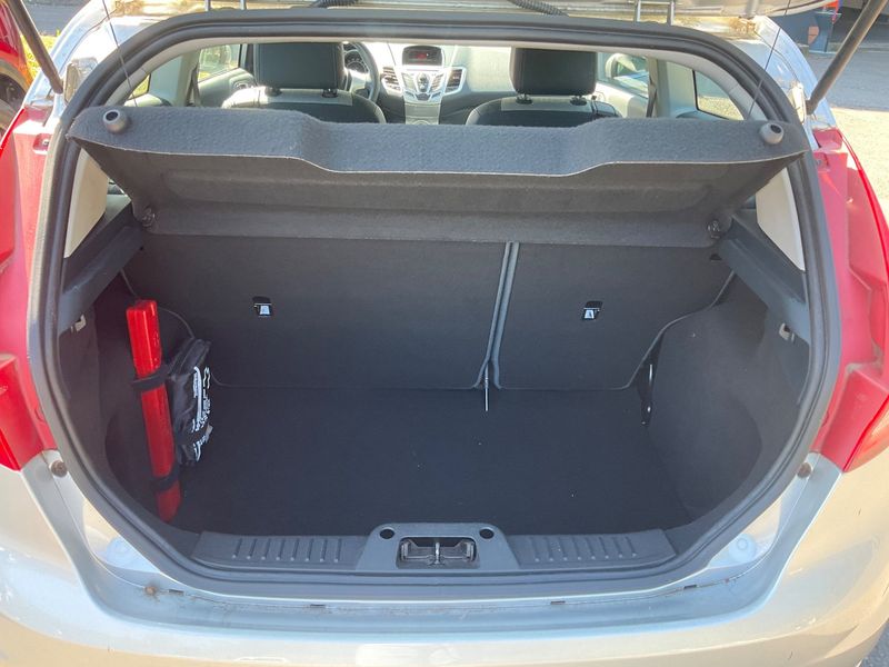 Ford Fiesta 1.4 Titanium — zdjęcie 10